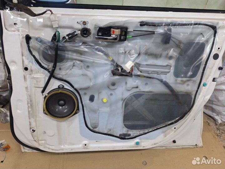 Дверь боковая передняя правая Toyota Gaia ACM10G