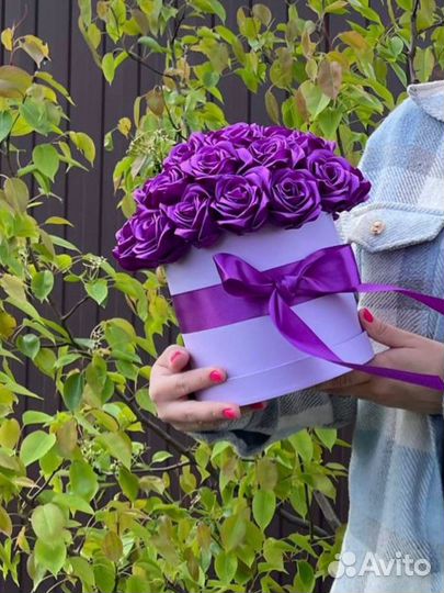 Розы из атласных лент