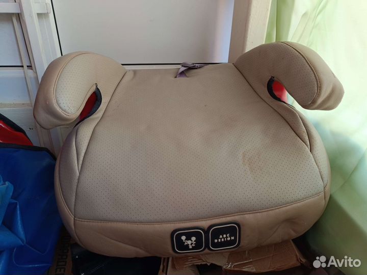 Детское сиденье в машину