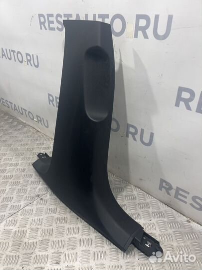 Обшивка стойки Audi A8