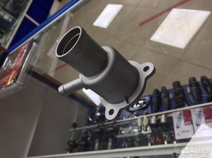 Корпус термостата металл Logan Largus Sandero