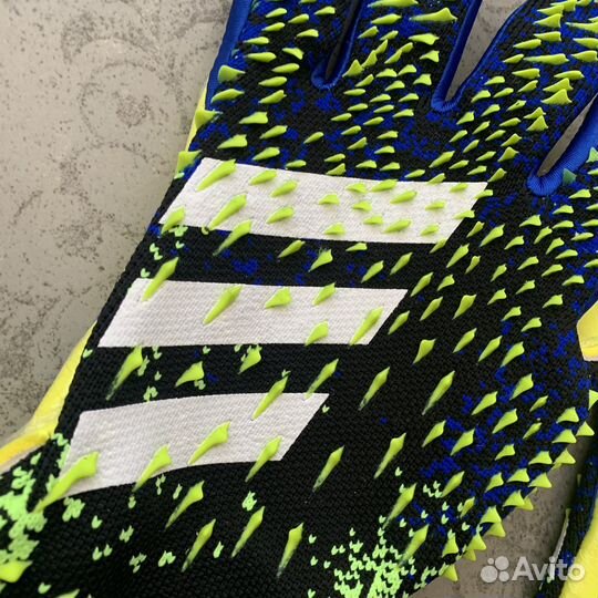 Футбольные перчатки adidas