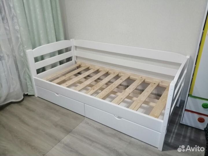 Кровать деревянная детская