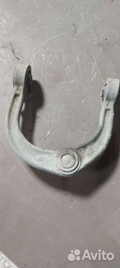 Рычаг передний верхний левый Cadillac CTS