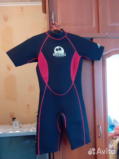 Гидрокостюм