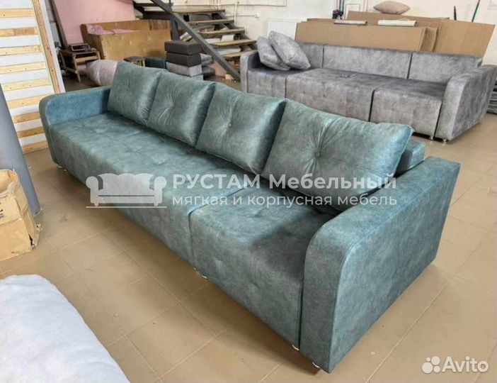 Диван с двумя выдвижными оттоманками