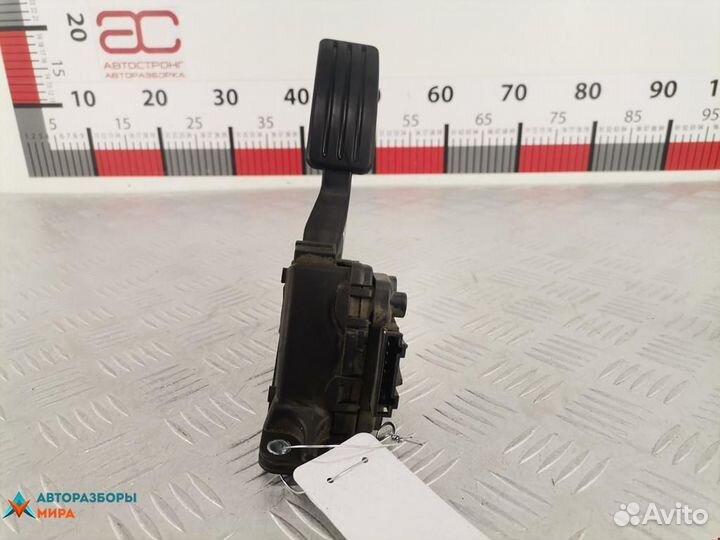 Педаль Dacia Duster 2010 6001548477