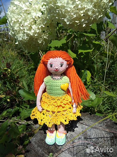 Кукла вязаная 