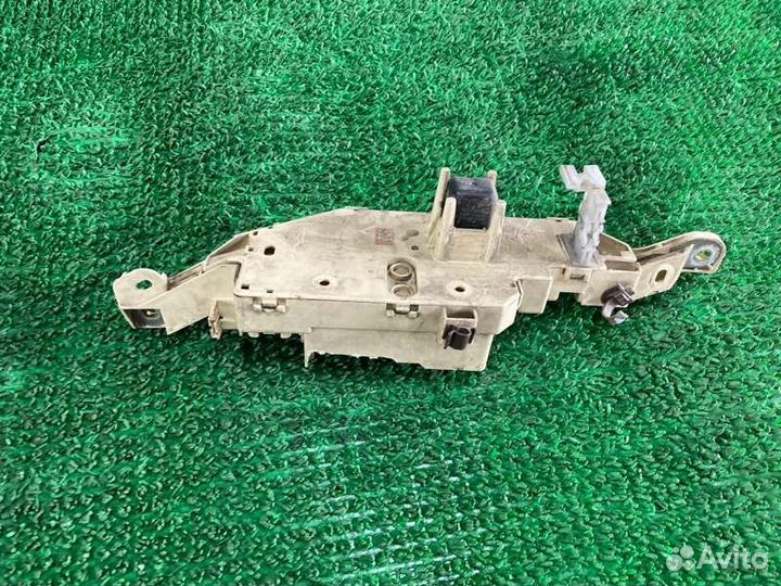 Блок предохранителей Toyota land cruiser, Lx470