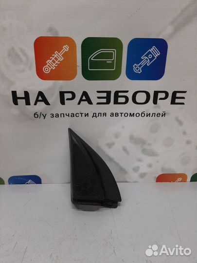 Накладка двери внутренняя передняя левая Toyota