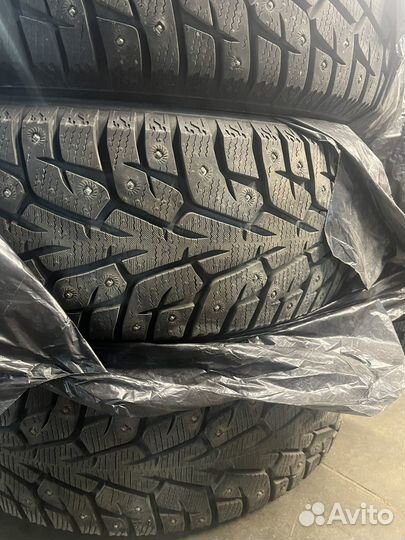 Yokohama Ice Guard Stud IG55 215/55 R17