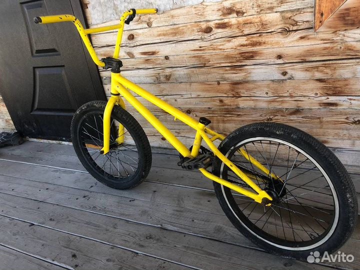 Желтый BMX