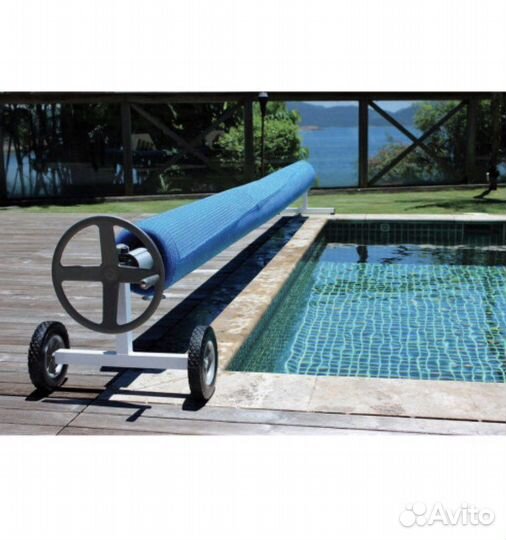 Наматывающее устройство для бассейна