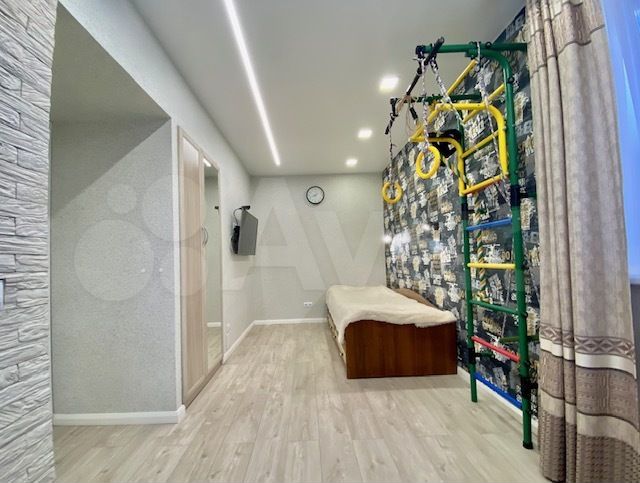 4-к. квартира, 97 м², 1/6 эт.