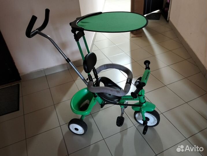 Велосипед для малышей с ручкой