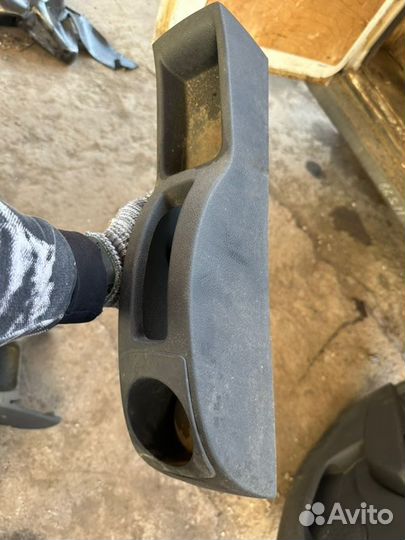 Консоль центральная Renault Sandero 2