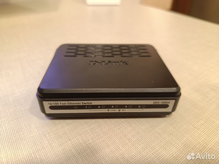 Коммутатор свитч D-Link DES-1005A
