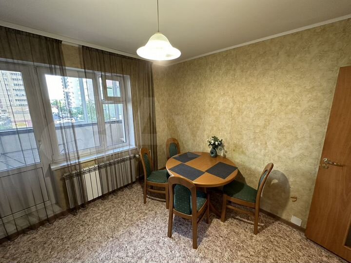 2-к. квартира, 64 м², 2/17 эт.