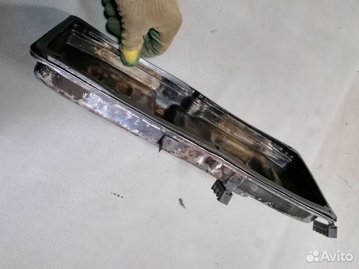 Клапанная крышка Mitsubishi Mirage 1991 4G15 12 кл