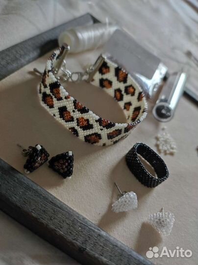 Браслет/кольцо/серьги из бисера