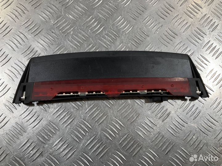 Дополнительный стоп-сигнал Audi A8 D4/4H 2012