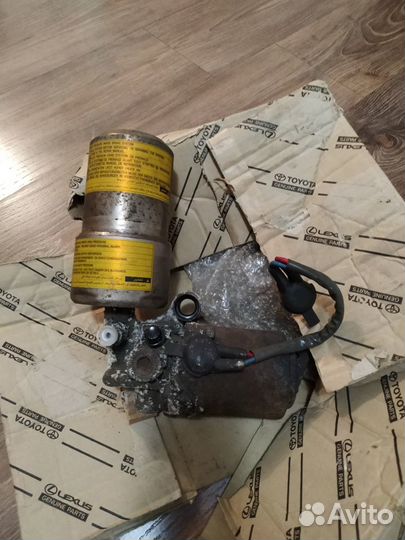 Главный тормозной цилиндр lexus LX470 47070-60010