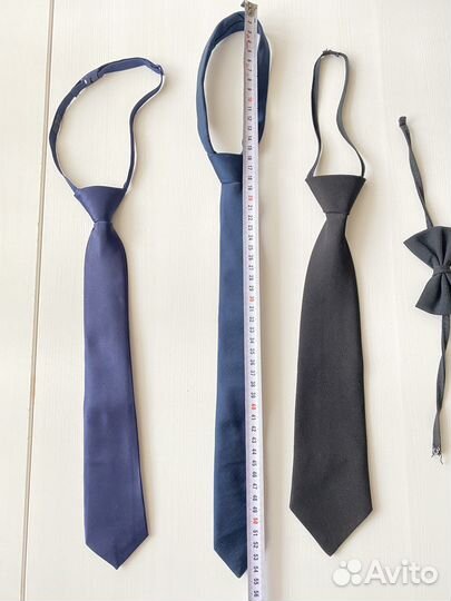 Галстук, бабочка, подтяжки, кожаный ремень