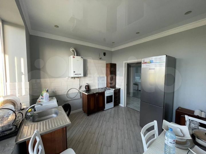 3-к. квартира, 90,7 м², 8/9 эт.