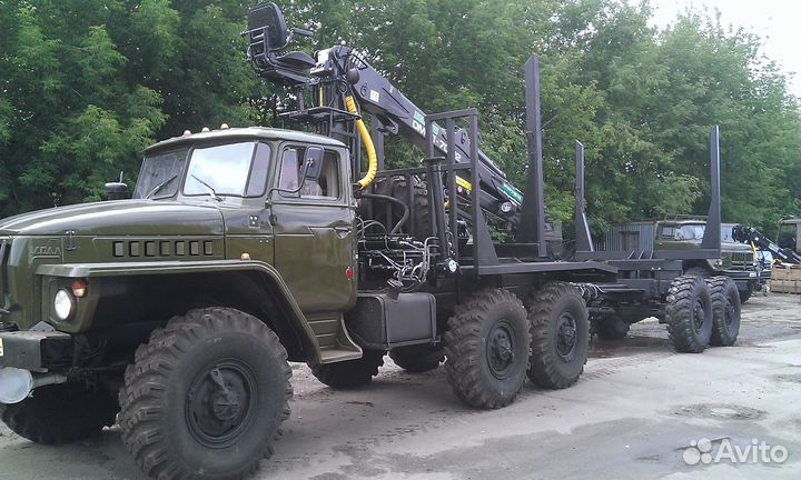 Услуги Урала лесовоза с гидроманипулятором