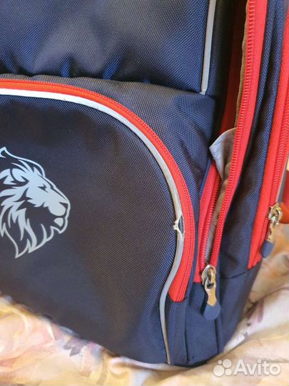 Портфель рюкзак школьный
