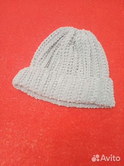 Шапка вязаная, демисезонная. Ручной работы