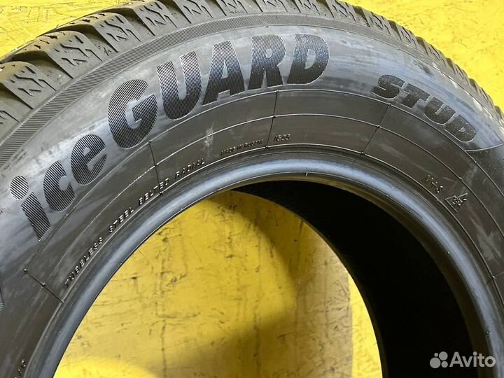 Yokohama Ice Guard Stud IG55 215/65 R16 102T