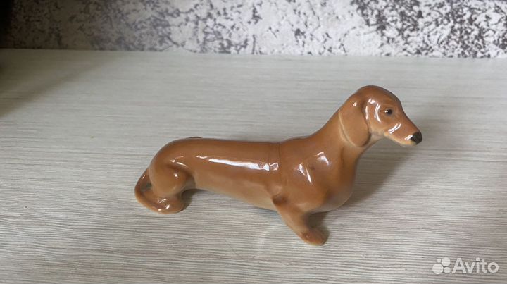 Фарфоровая статуэтка «Такса»