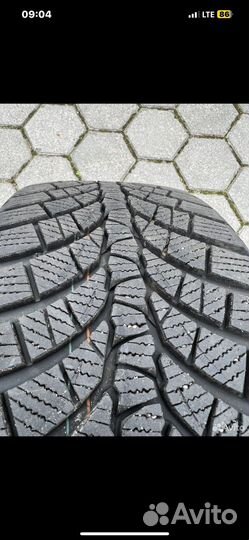 Kumho WinterCraft Ice Wi32 225/45 R17 и 245/40 R17