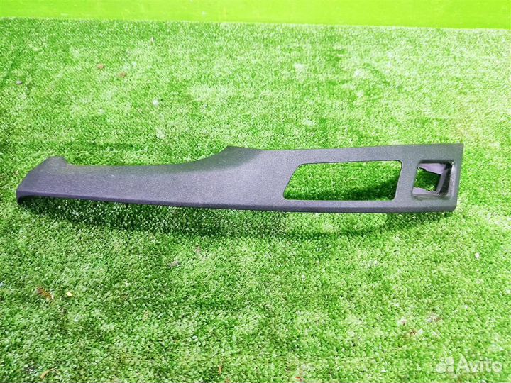 Накладка торпедо левая Toyota Yaris P90 2010