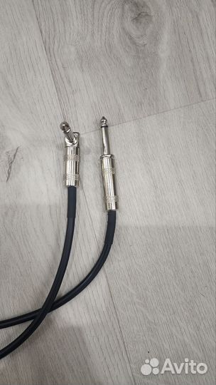 Бас гитара cort