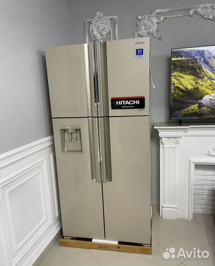 Холодильник двухкамерный Hitachi