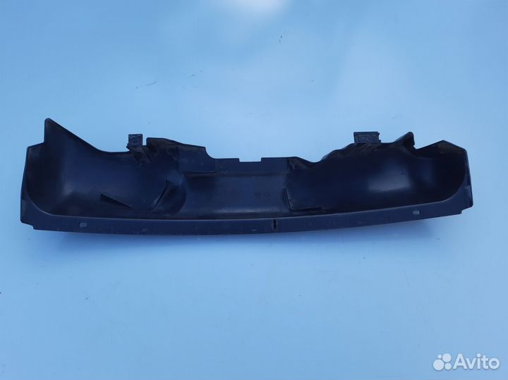 Кожух замка капота Ford Focus 2