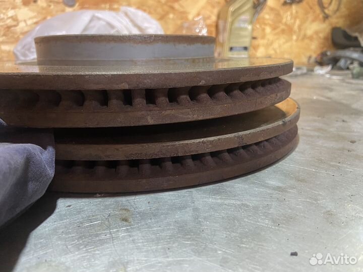 Суппорта передние Toyota camry 70