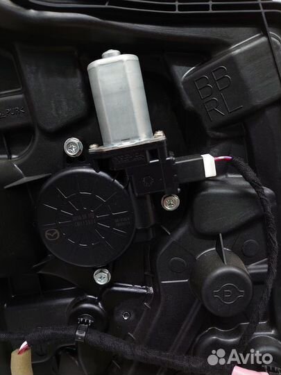 Стеклоподъемник задний Mazda 3