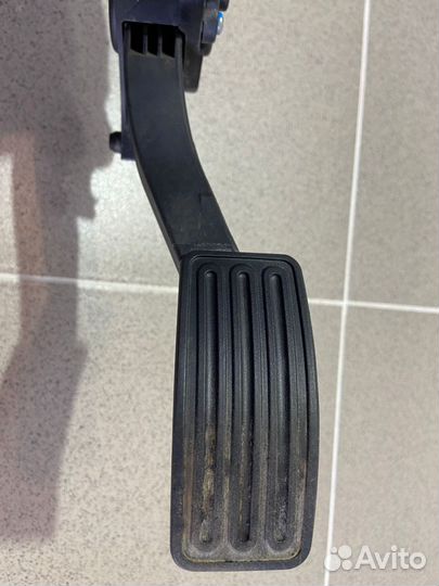 Педаль газа Nissan Teana II 2011