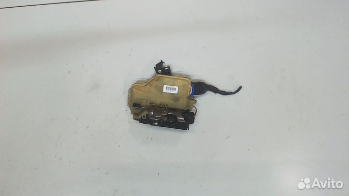 Замок двери Volkswagen Touareg, 2008