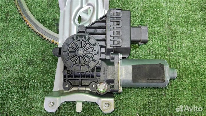 Стеклоподъемник передний правый Opel astra H 2010