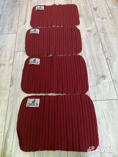 Много конной амуниции