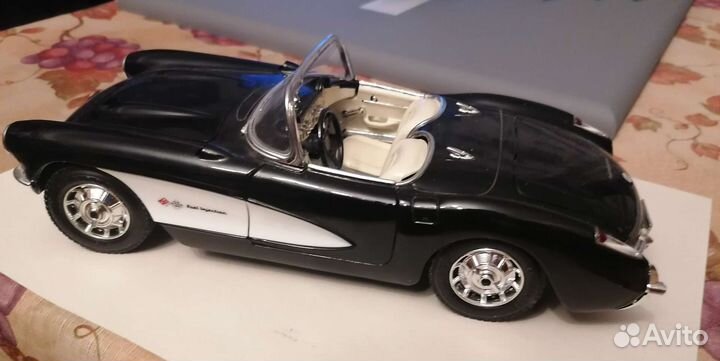 Chevrolet corvette 1957 bburago 1:18