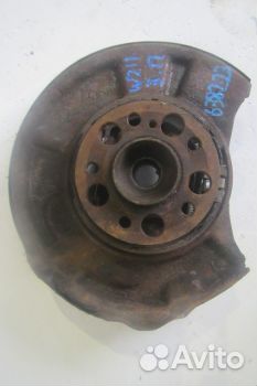 Кулак задний правый A2113508408