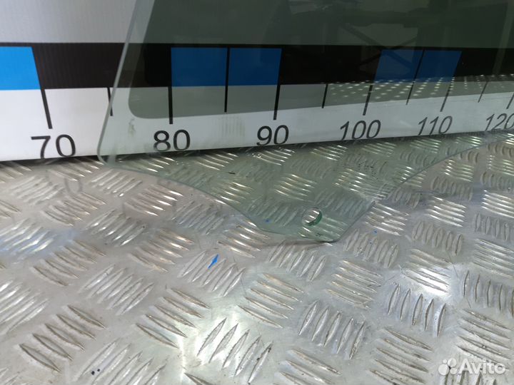 Б/У Стекло двери передней левой