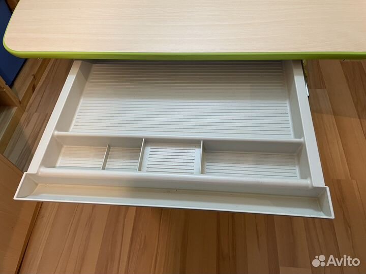 Растущая парта Le Taho