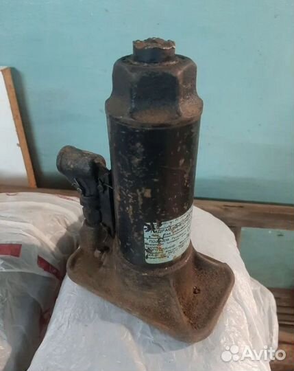 Домкрат гидравлический 5 тн