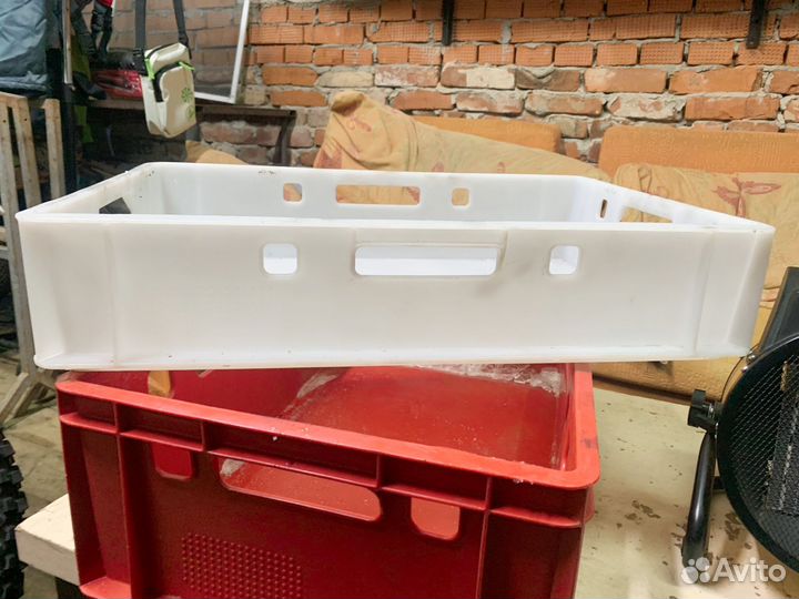 Пластиковый ящик